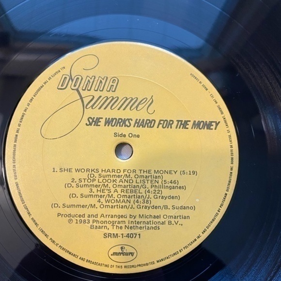 - DONNA SUMMERS-She Works Hard For The Money 1983 original vinyl Lp album. - Picture 3 of 9
